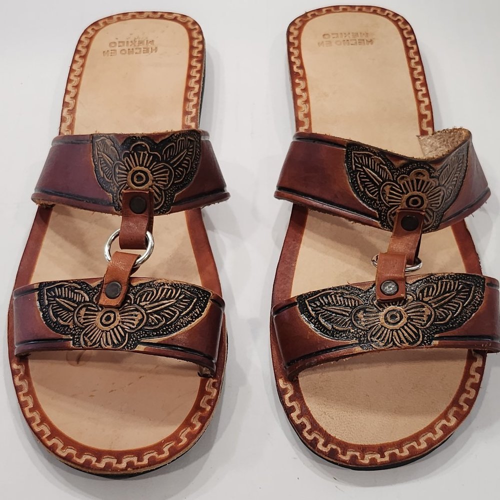 Hand Tooled Hencho En Mexico Brown Leather Sandals With Floral Design Size 9.5